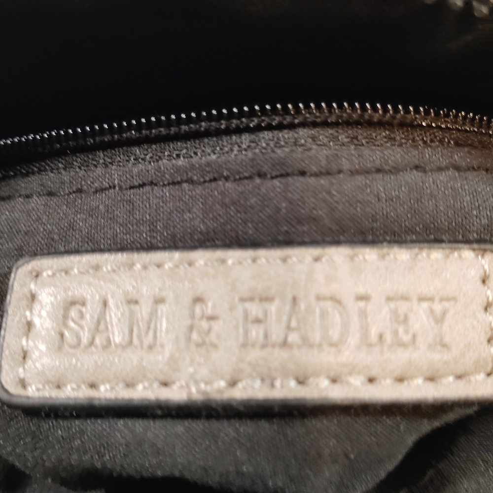 Chic Sam & Hadley Beige Crossbody Bag with Ring Detail - Picture 5 of 6